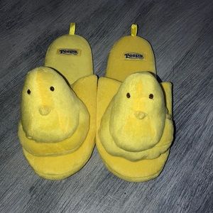 Peep slippers